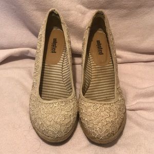 Wedge heal shoes